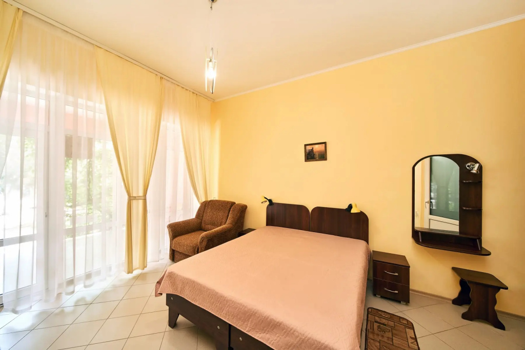 Standard Triple room with balcony
