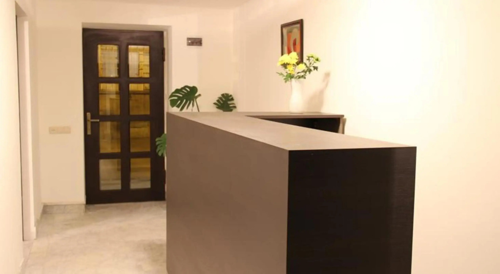 Lobby & Reception