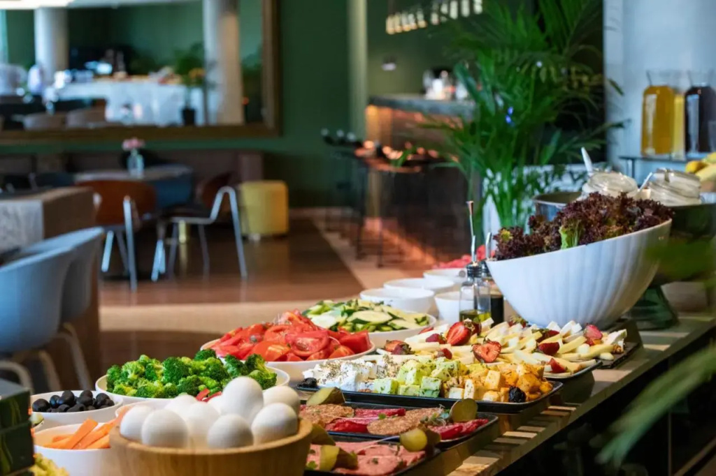 Golden Tulip Design Tbilisi, Тбілісі, Грузія мініатюра 11