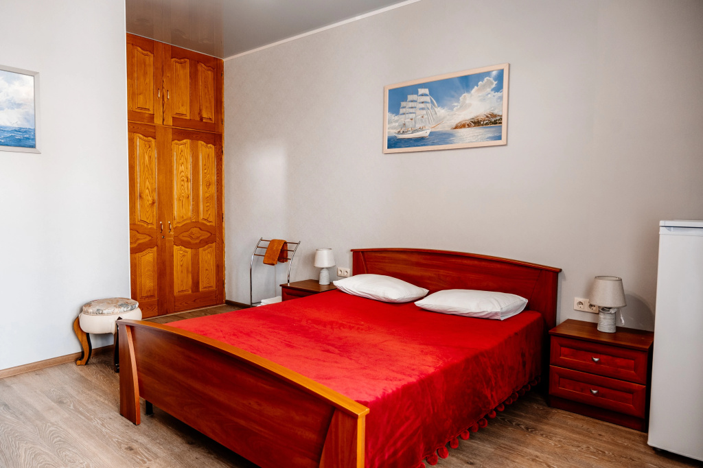 Superior Double room with balcony (full double bed)