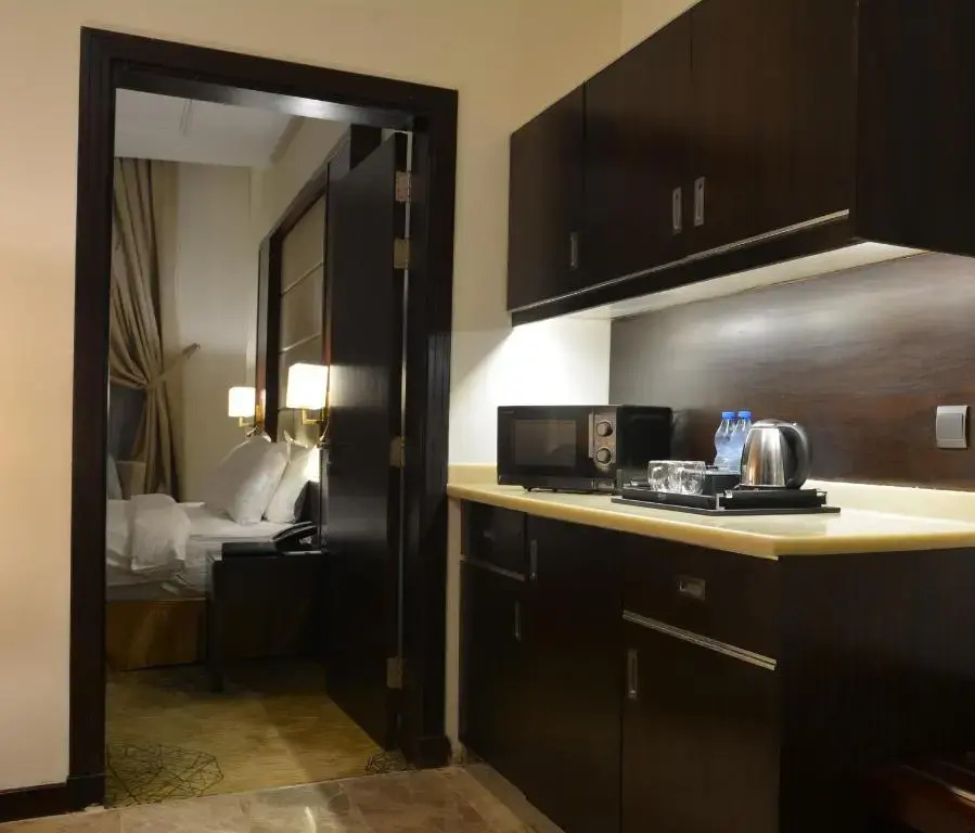 Double Junior Suite (full double bed)