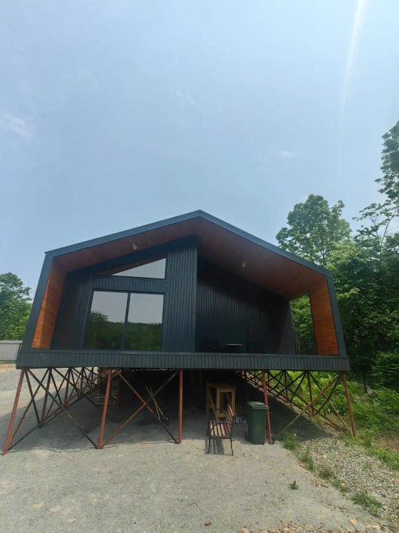 Коттедж с балконом в BarnHouse