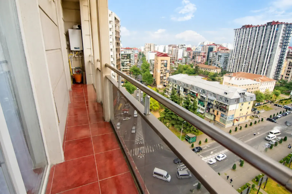 Spacious 3-Room Apartment Near the Black Sea Flat