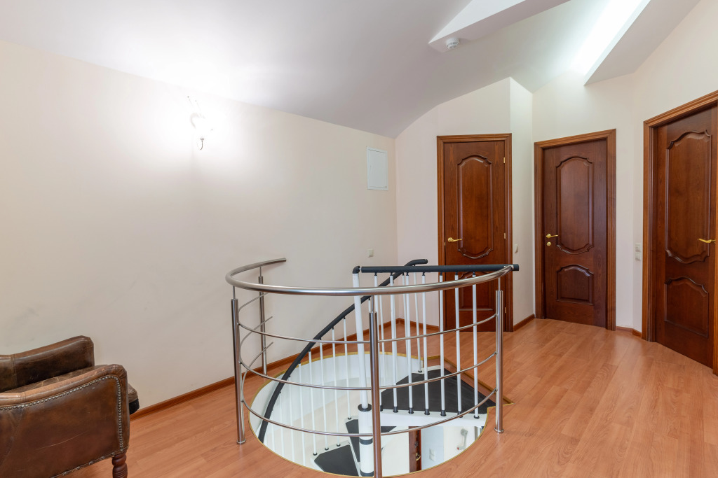 Четырёхместный коттедж Superior с балконом и с красивым видом из окна в Нептун-2