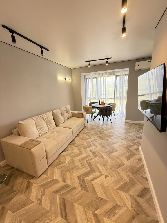 Na Beregu Morya Amra Loft Flat