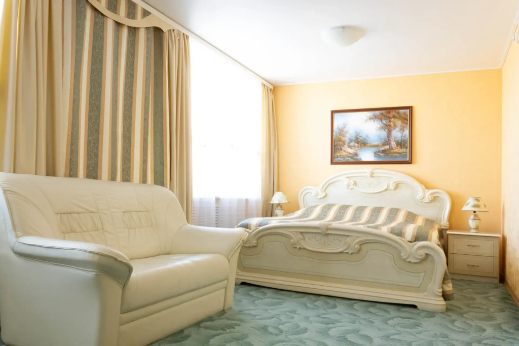 Double Suite with balcony (full double bed)