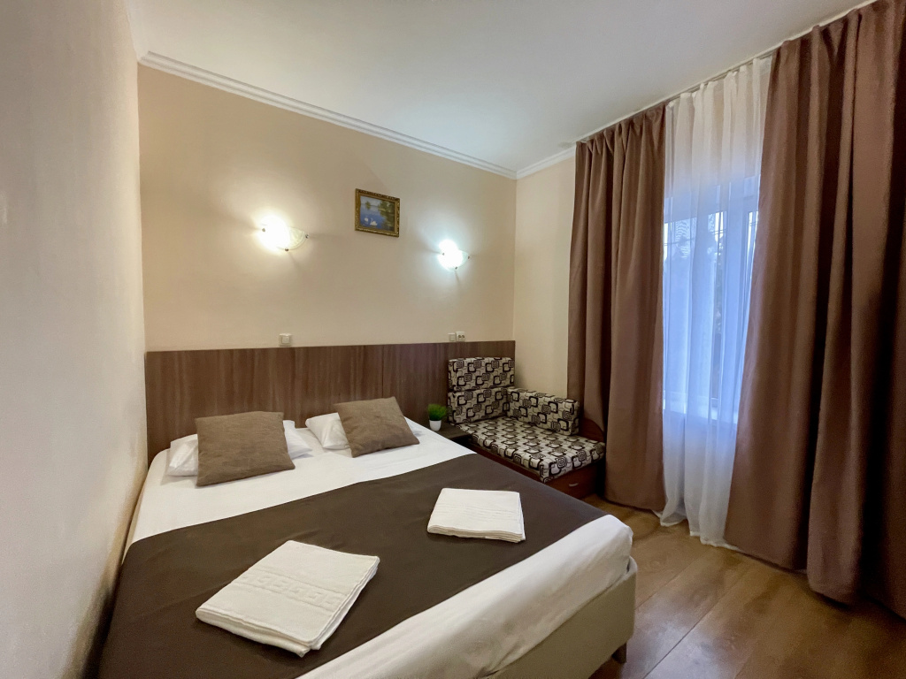 2 Bedrooms Standard Family room