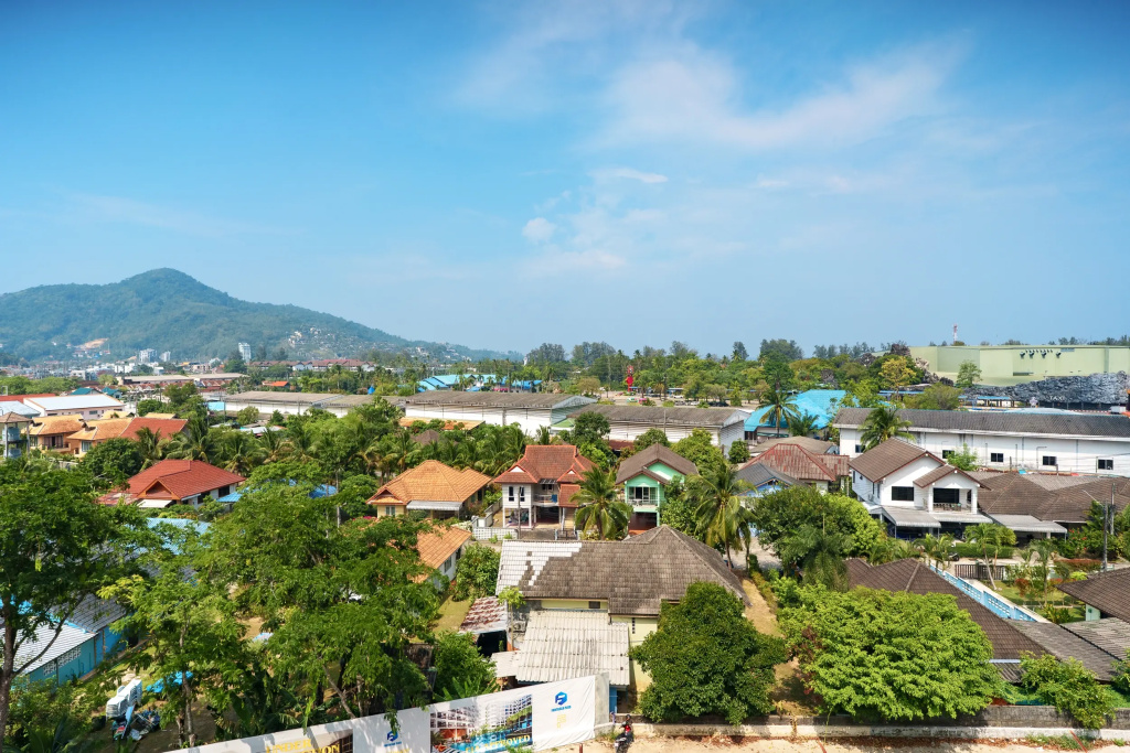 Kamala Beach View 1 BdR. Roof Pool 500 mbps WiFi Flat
