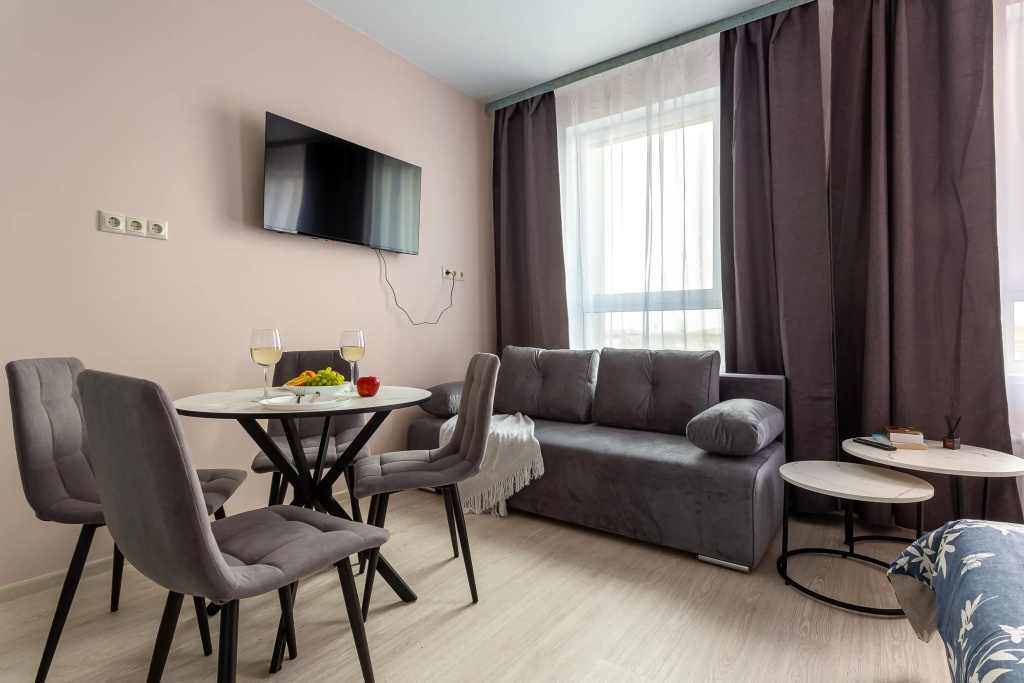 Отель Апартаменты LikeHome Life Спартак - Просторная Трехместная Студия с Кухней в Москве