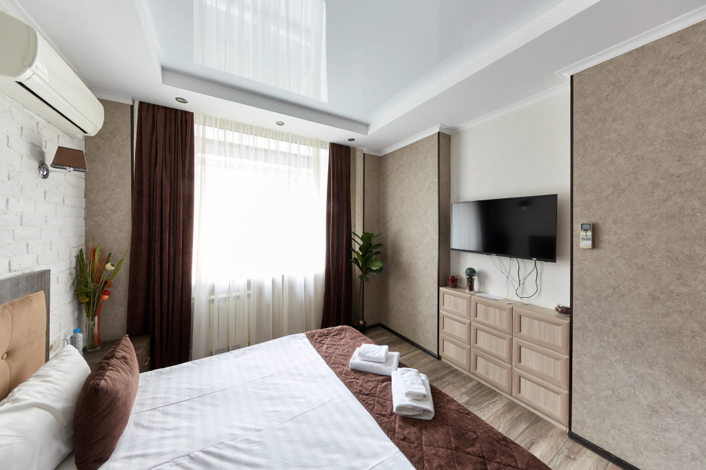 Super Double Suite (full double bed)