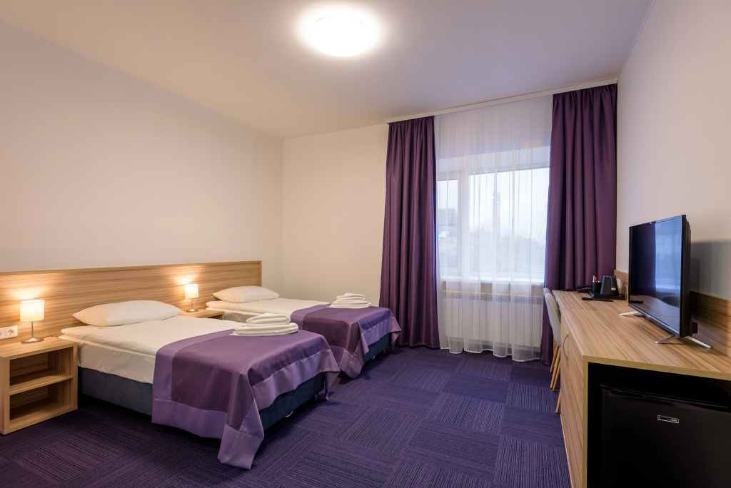 Large Double room (full double bed)
