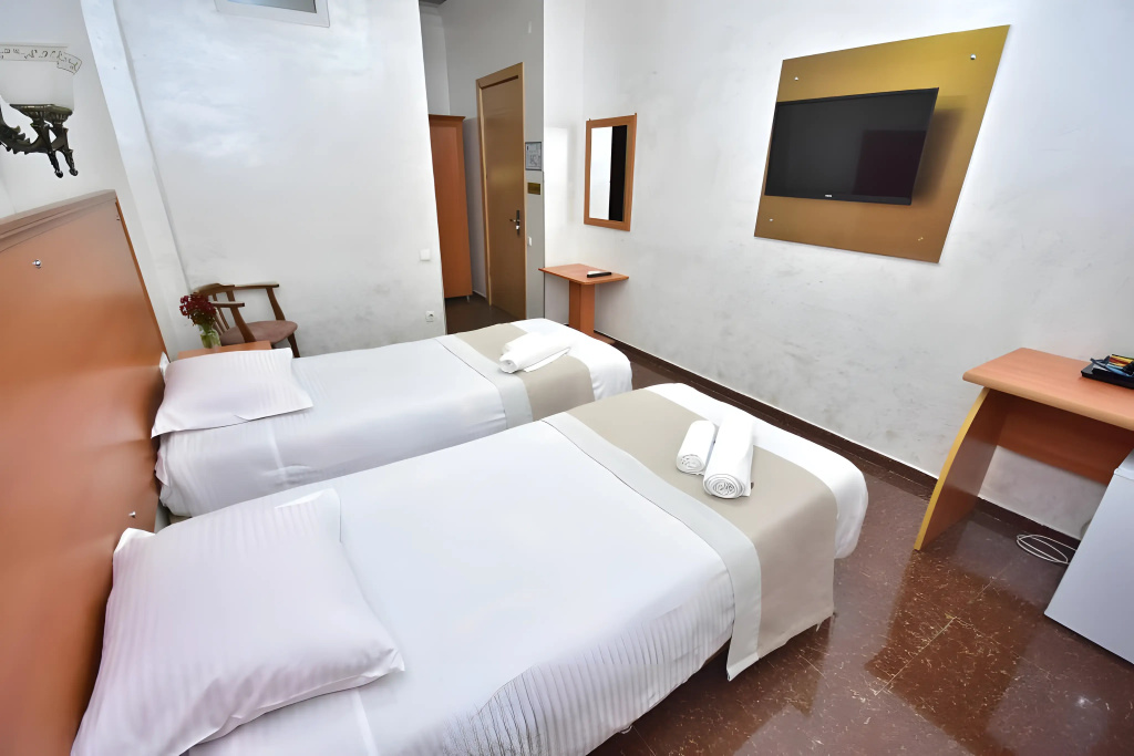 Standard room with city view