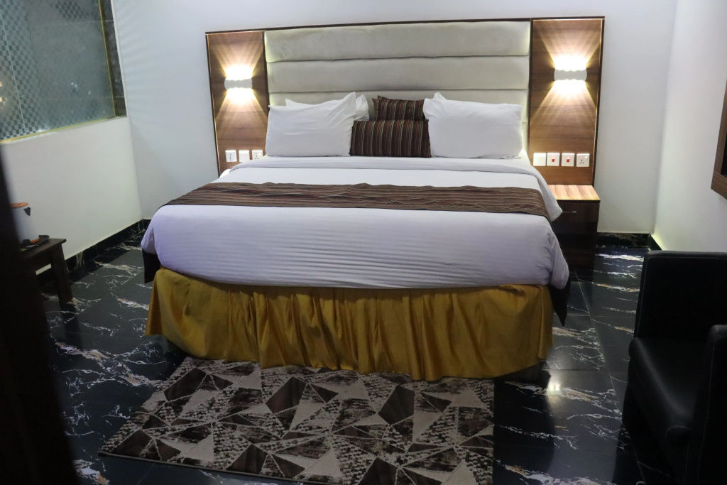 Executive room with city view