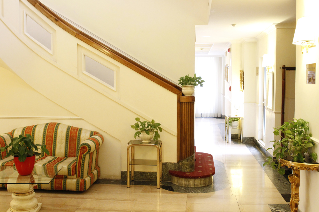 Lobby & Reception