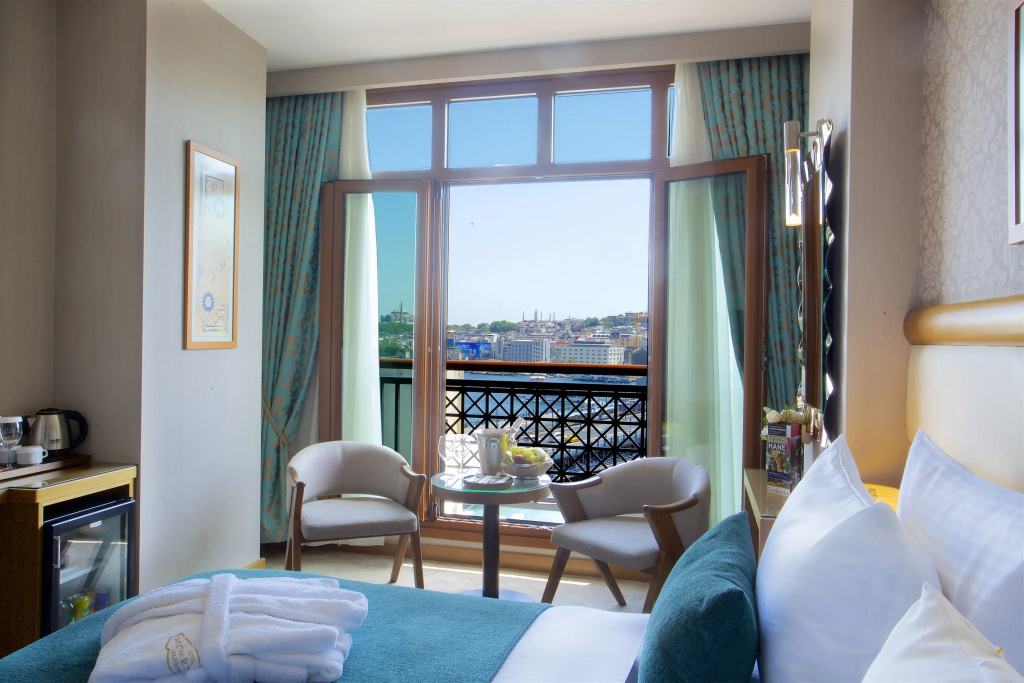 Momento Golden Horn Hotel — фото