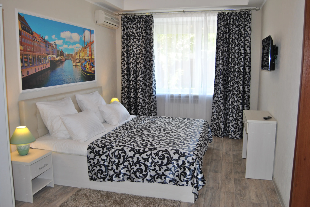 Superior Double room with view (full double bed)