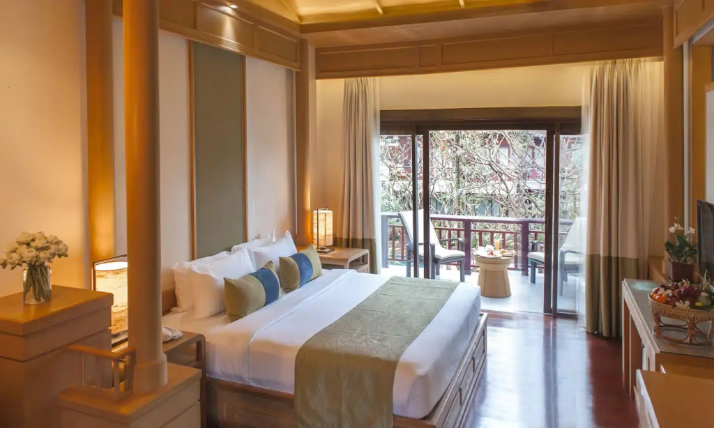 Deluxe Regency room with pool view