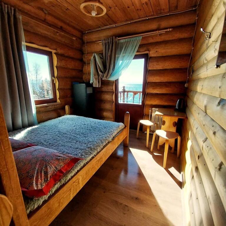 Ундина гостиница листвянка. Листвянка байкал гостевой дом у элис. Турбаза листвянка на байкале. Листвянский дом. Русский дом листвянка.