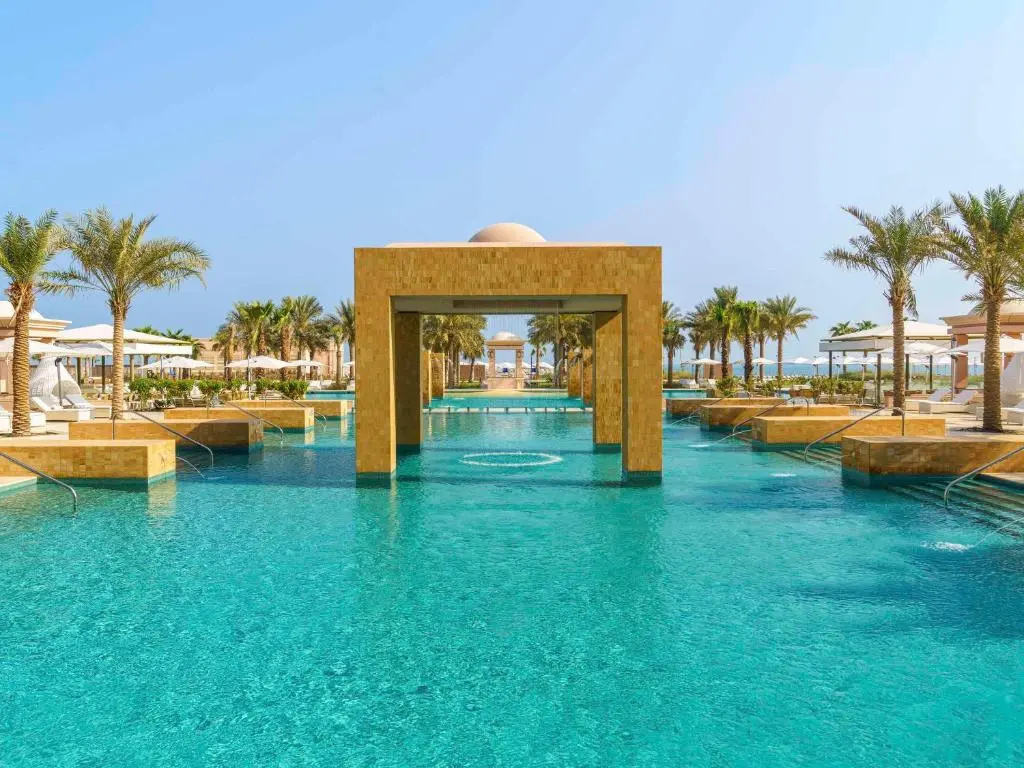 Отель Rixos Marina Abu Dhabi: Фото объекта из Shelterz
