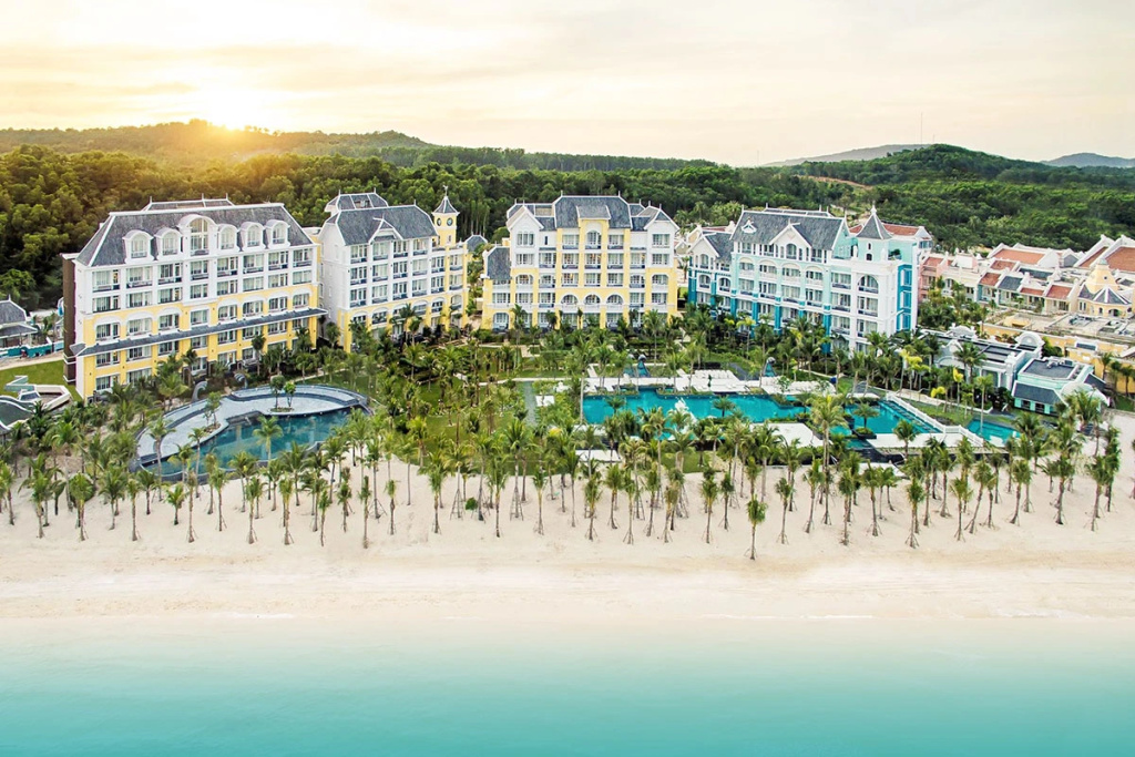 Курортный отель Resort JW Marriott Phu Quoc Emerald Bay Resort & Spa — фото