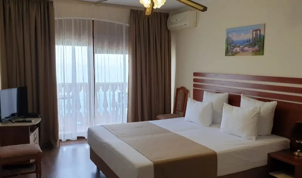 Standard Double room with balcony and with sea view (full double bed)