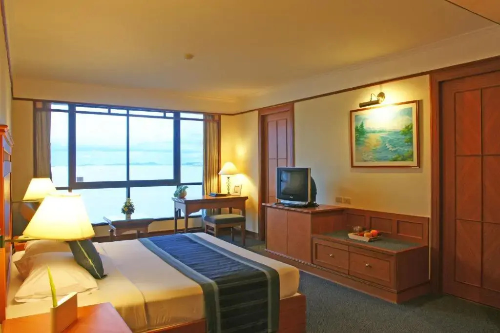 Cholchan Pattaya Beach Resort - Général