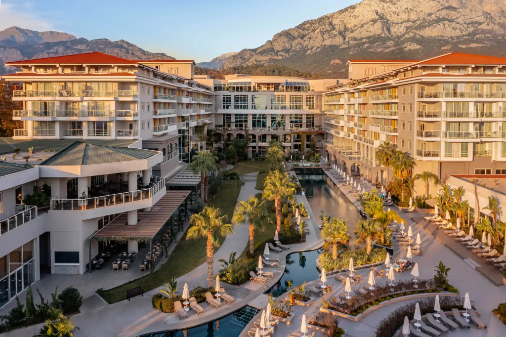 Akra Kemer image General