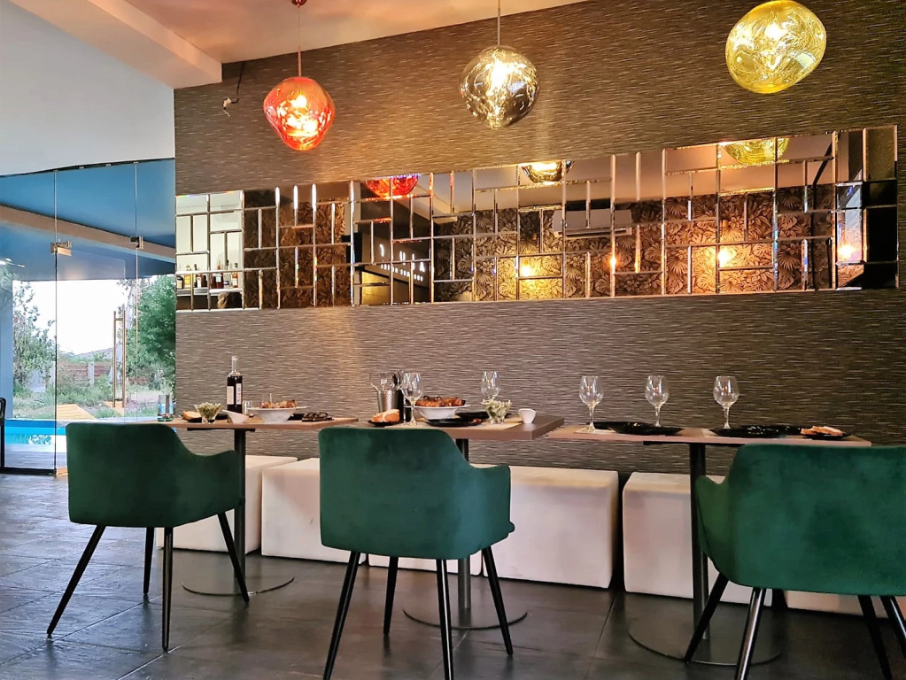 Food & Beverage