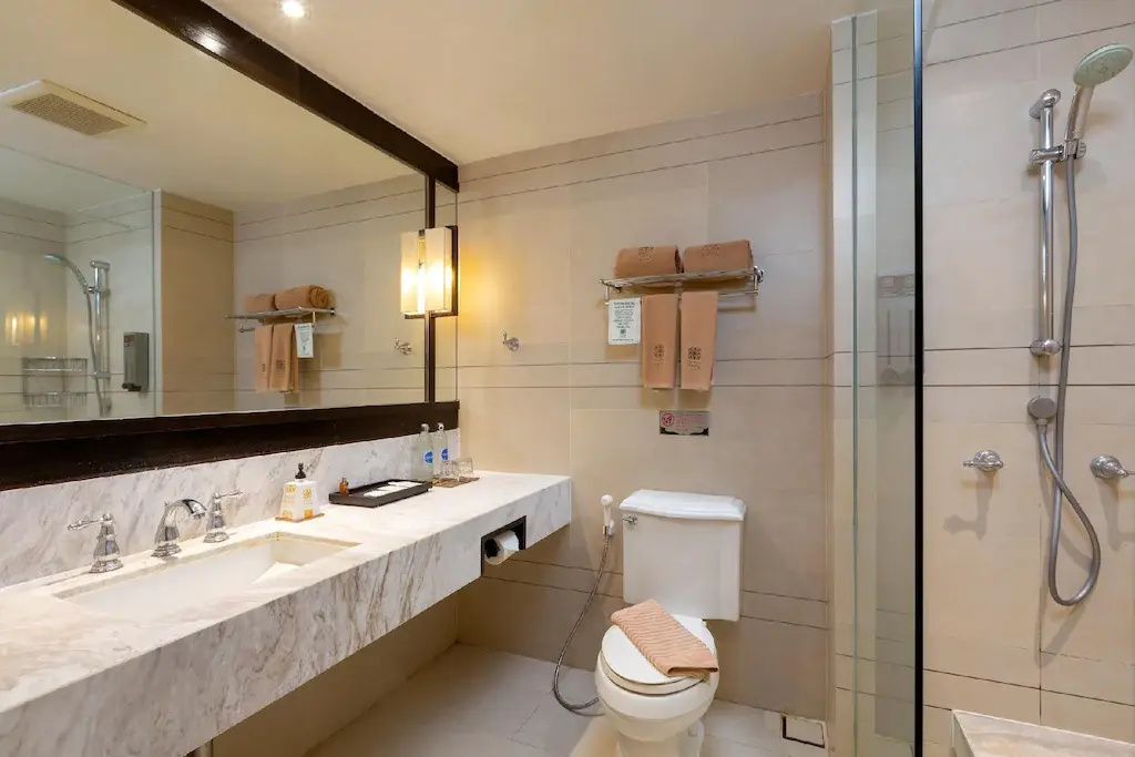 Sawaddi Patong Resort & Spa by Tolani - Chambres
