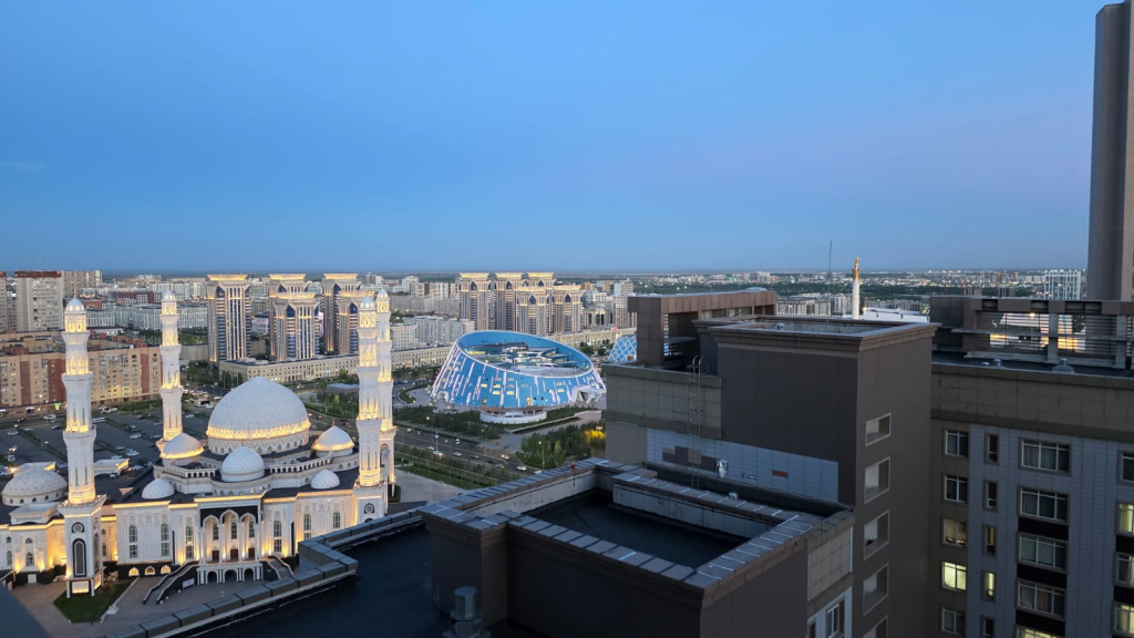 Luxury, 19-y etazh, ryadom s posolstvom SShA, OAE, Kitaya, s 2-mya krovatyami i divanom Apartments