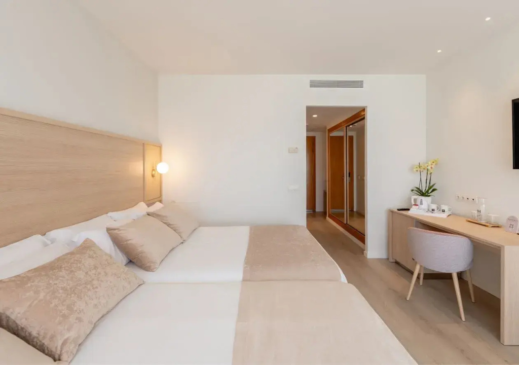 Standard Single room with balcony
