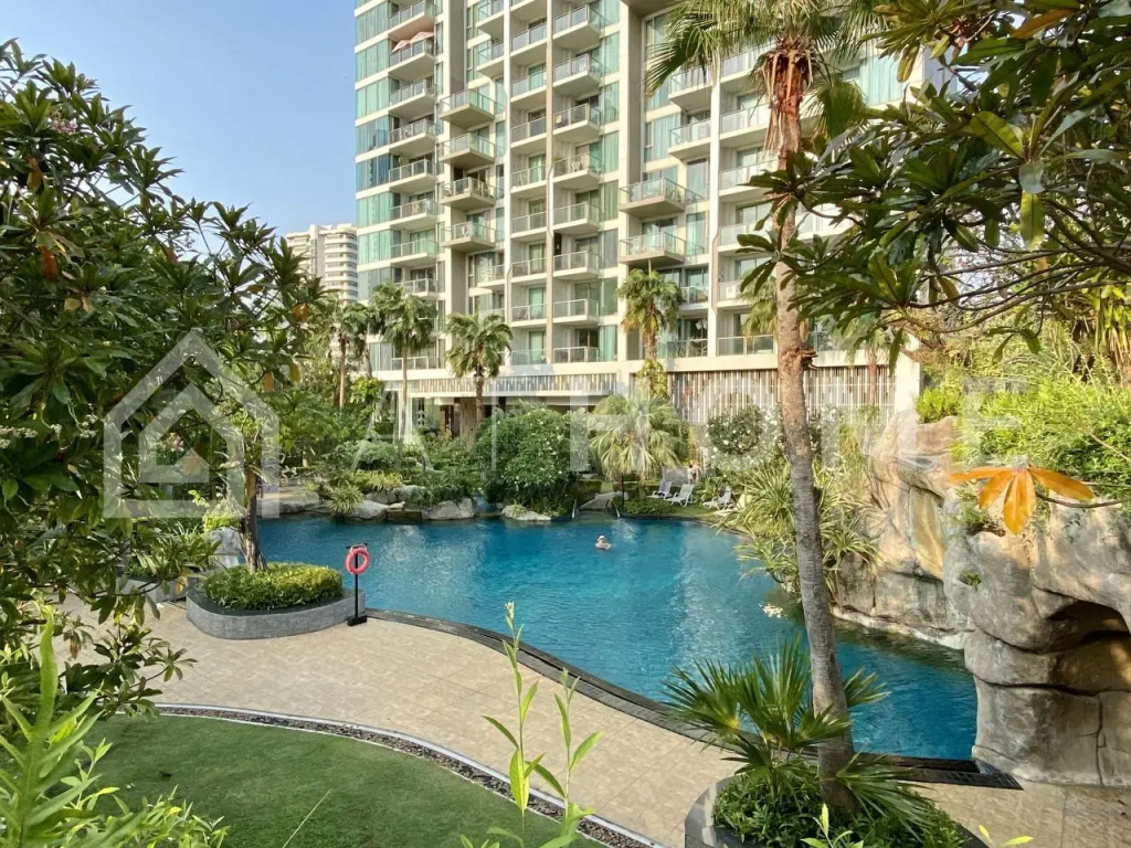 Riviera Wongamat Beach Apartments