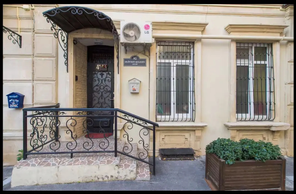Oriental Architectural Nizami Torgovaya Flat