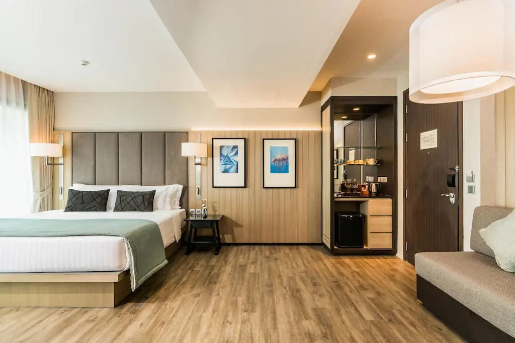 Deluxe Double room with balcony (full double bed)
