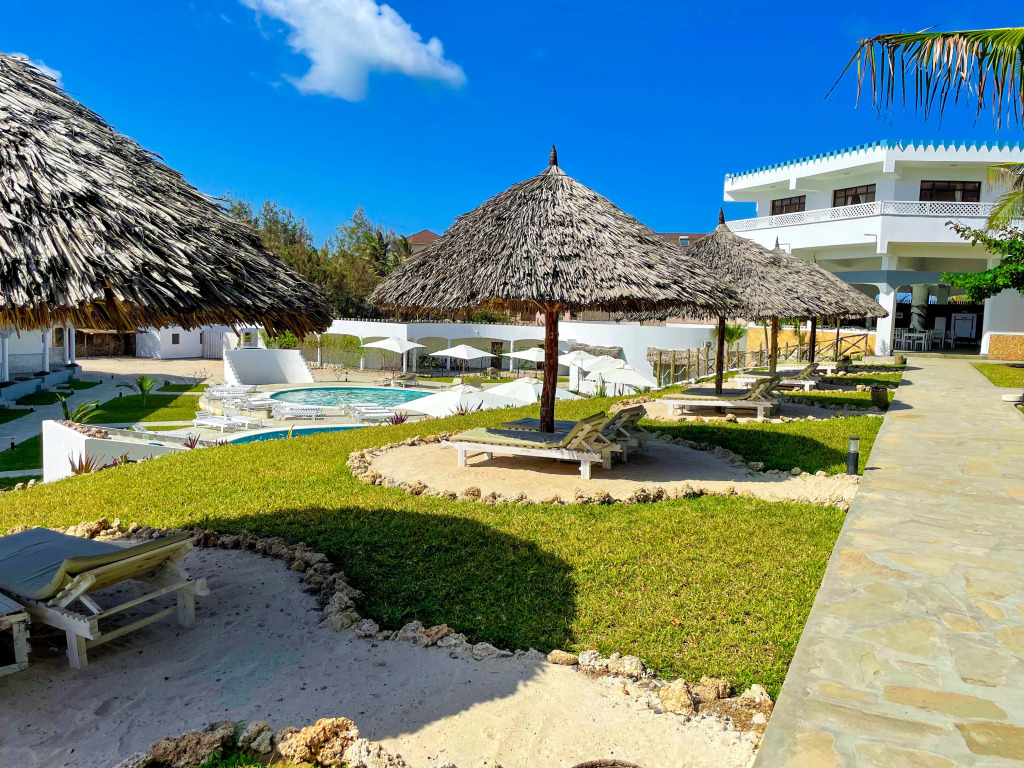 Курортный отель AHG Lion Beach Resort - фото 7