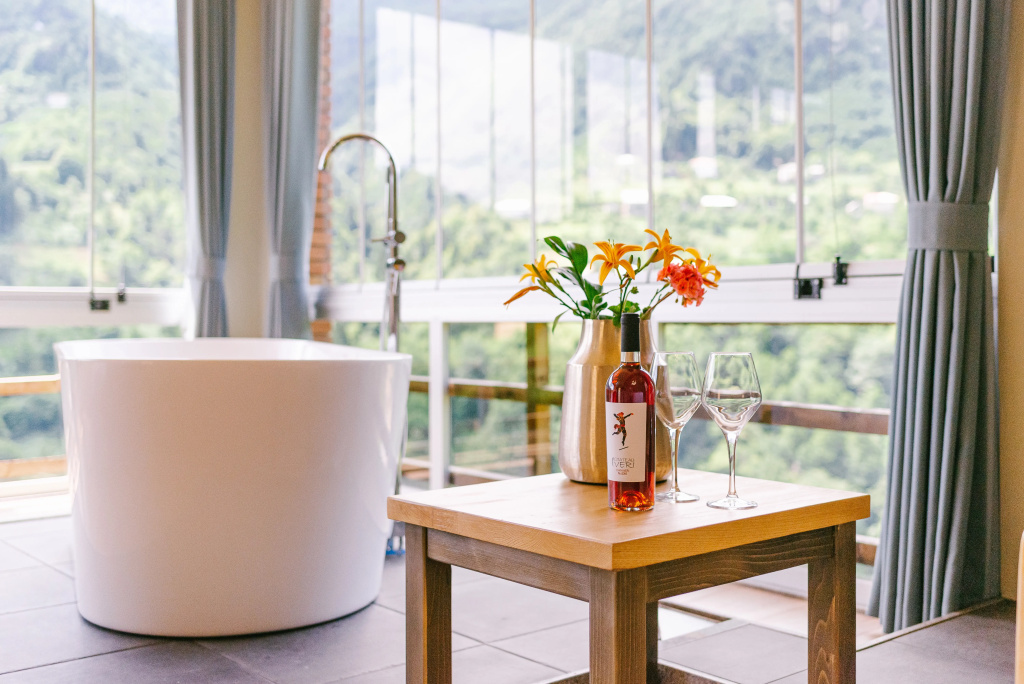 Chateau Iveri Hotel