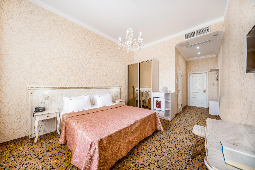 Chehov Hotel Room Type - Business Double room full double bed