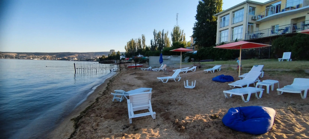 Beach & Waterfront