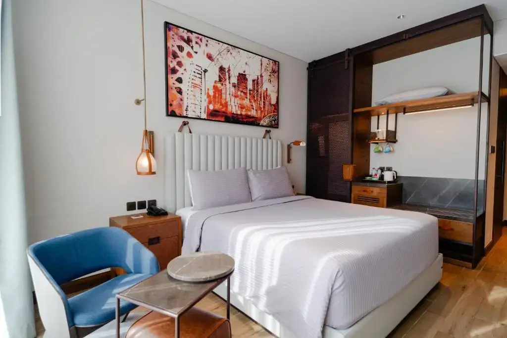 Deluxe Double room (full double bed)