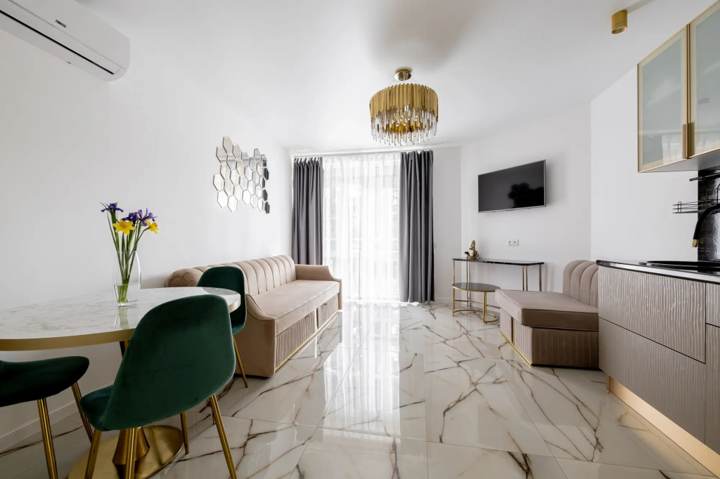 Ranovsky Park Hotel Room Type - Double Suite with balcony full double bed