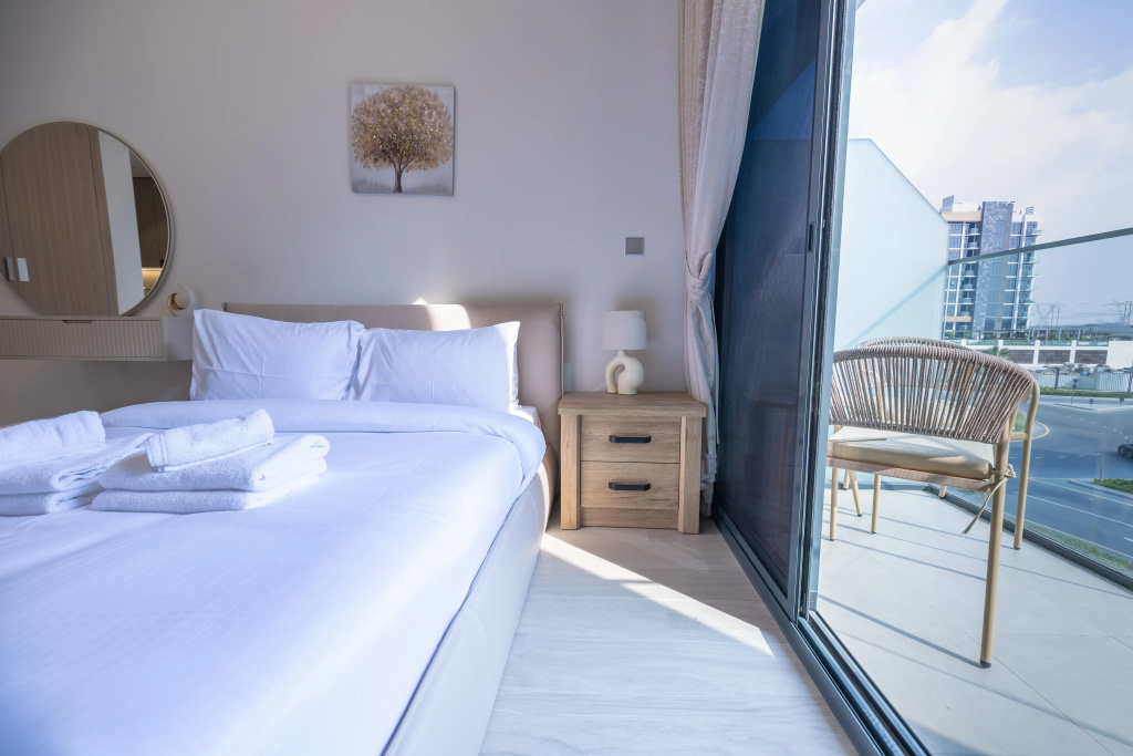 Elite LUX Holiday Homes -Upscale Studio in Azizi Riviera Prime Location Dubai — фото