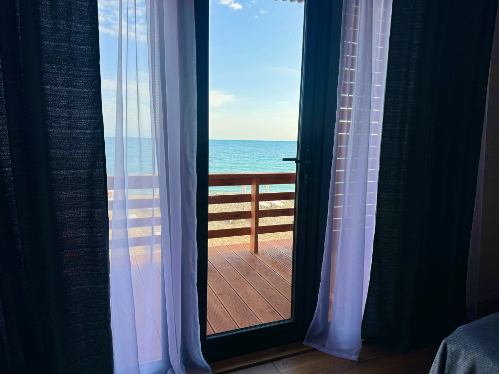 Double Suite with balcony and with sea view (full double bed)