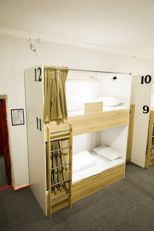 Кровать в общем номере в Yassi Hostel