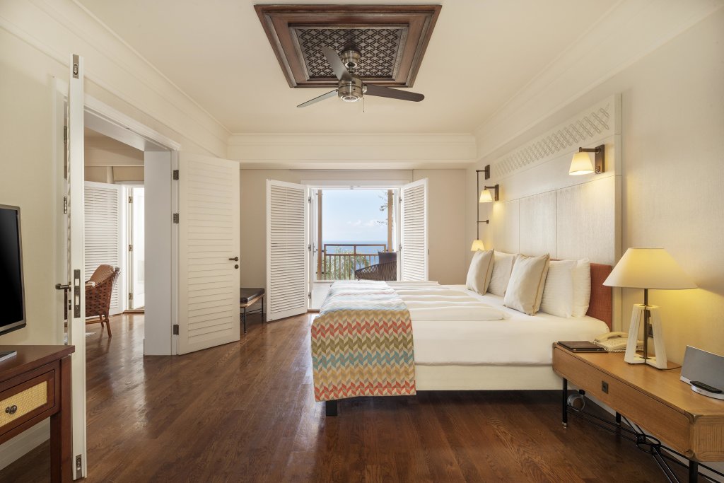 One bedroom suite. Kempinski Hotel Barbaros Bay. Kempinski в Бодруме. Kempinski Hotel Barbaros Bay терраса. Кемпински Батуми отель.