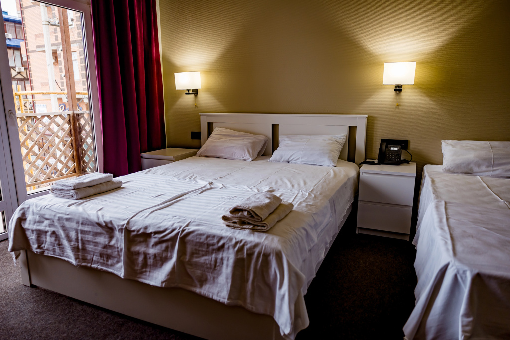 Standard with sea view Triple room with balcony