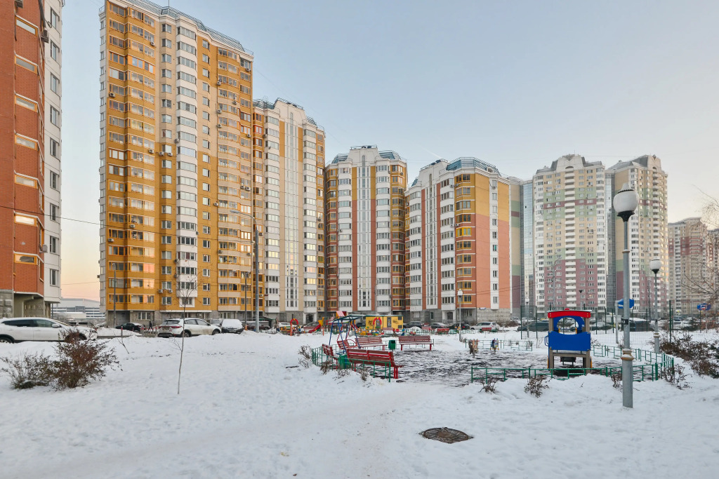 Пойма красногорск. The kubz capsule hotel красногорск. Павшинская пойма. Красногорский бульвар 46. Красногорский бульвар 10.