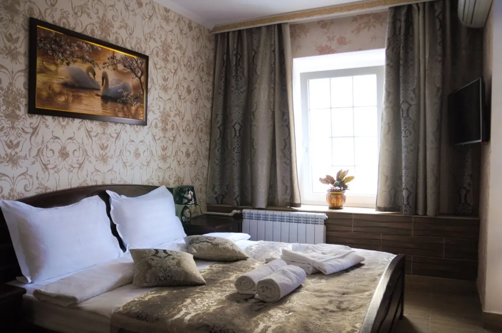 Double Studio with balcony full double bed