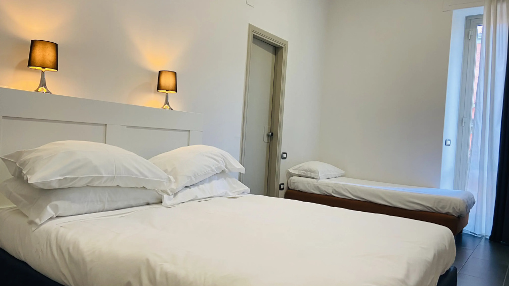 Deluxe Triple room with balcony and with view