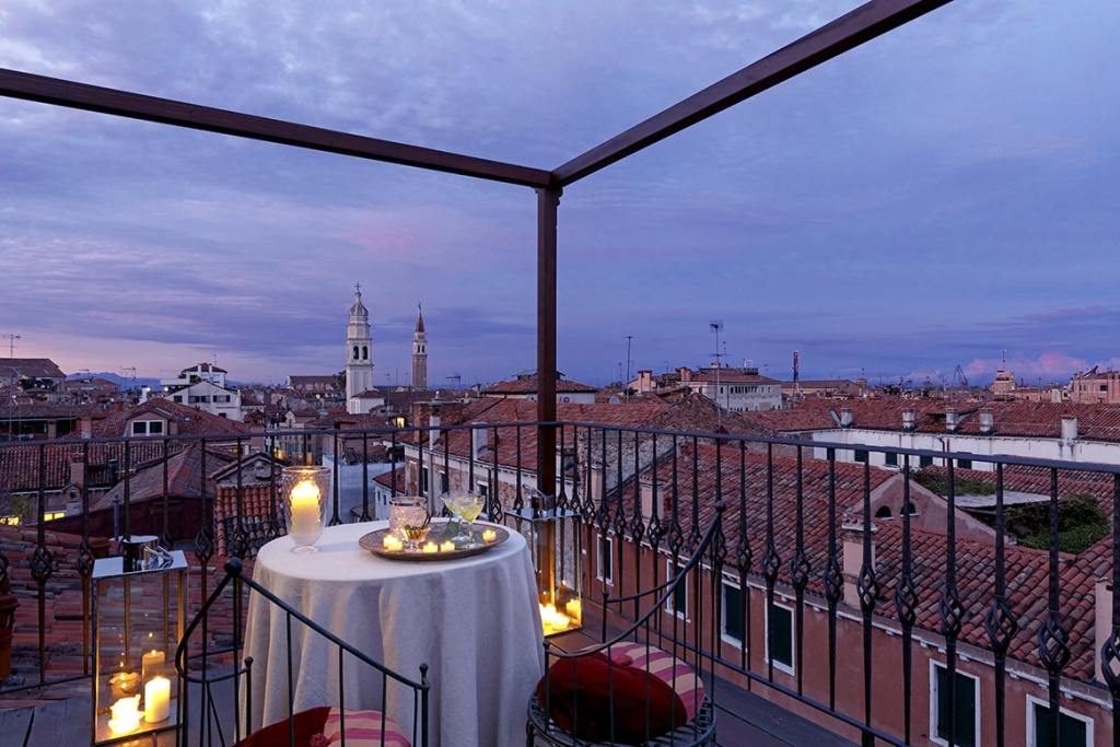 Suite with terrace and with Lagoon View