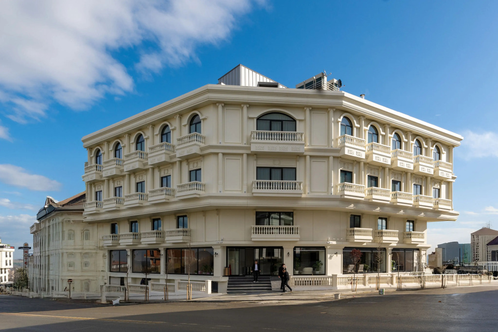 Nenessa Airport Hotel — фото